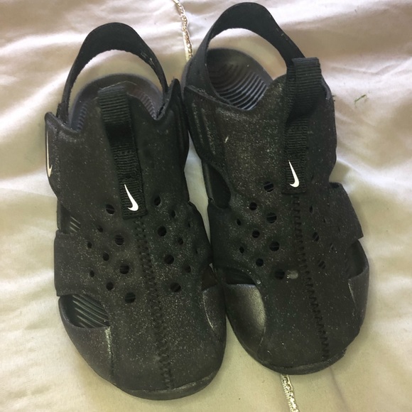 famous footwear nike sandals